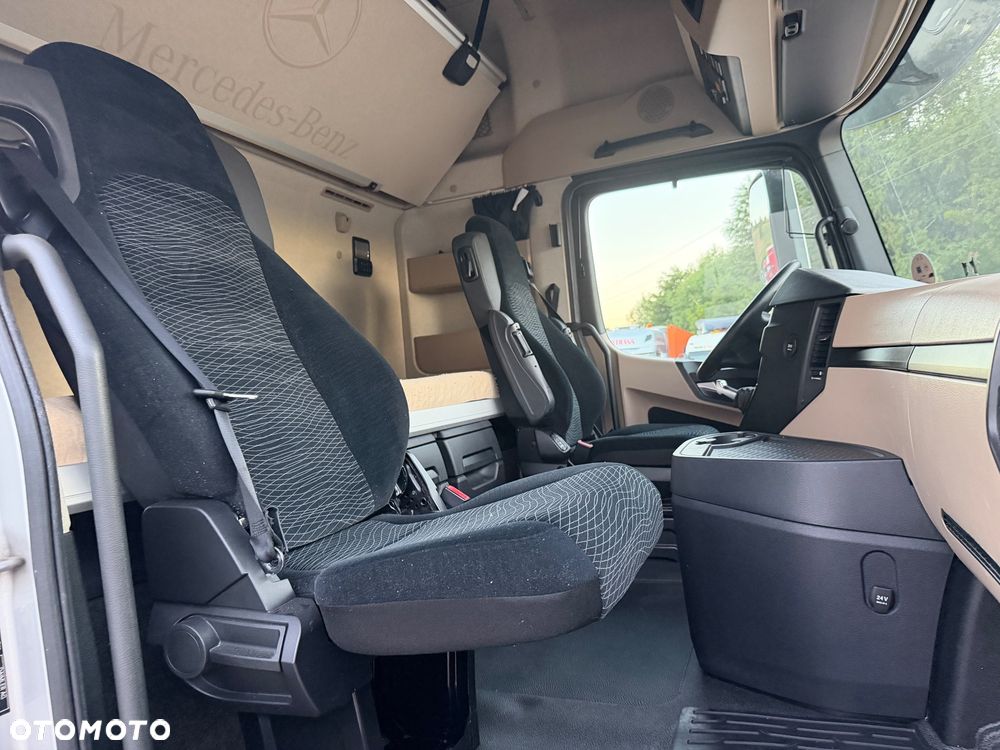Mercedes-Benz Actros - 16