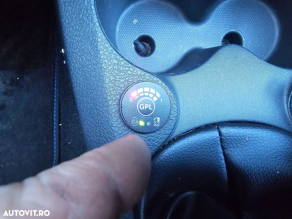 Dacia Logan 0.9 TCe 90 CP Laureate - 8