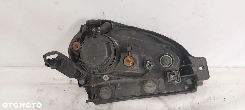 .  PRZOD PRZEDNIA LAMPA LEWA HYUNDAI TUCSON 1 - 4