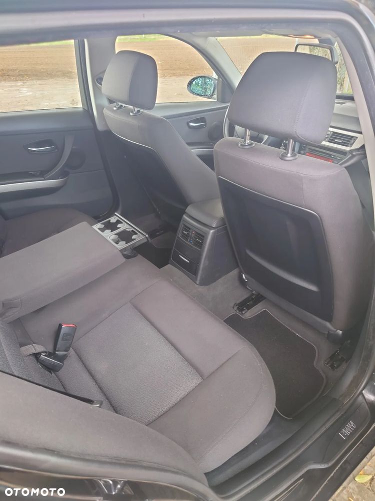 BMW Seria 3 320i - 13