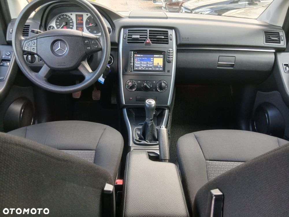 Mercedes-Benz Klasa B 150 BlueEFFICIENCY - 32