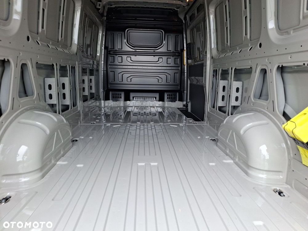 Volkswagen Crafter 2.0 TDI 177 KM - 36