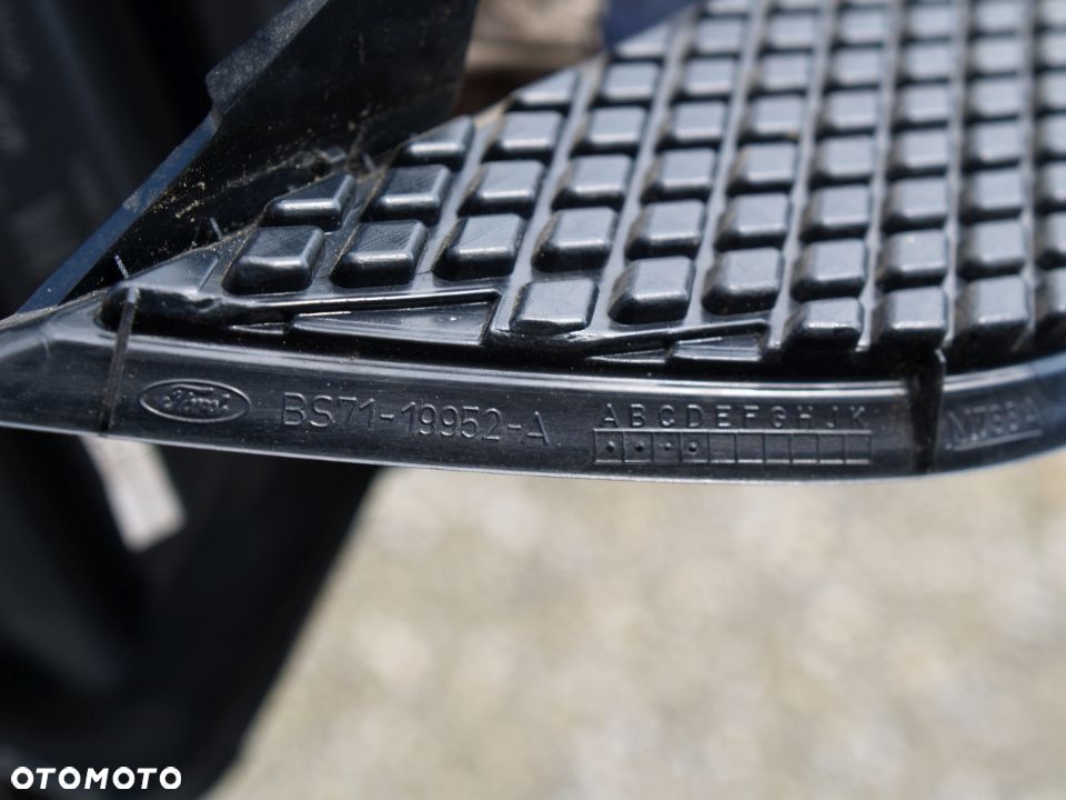 Ford Mondeo Atrapa prawa kratka 3 III FL Lift 11-15r - 3