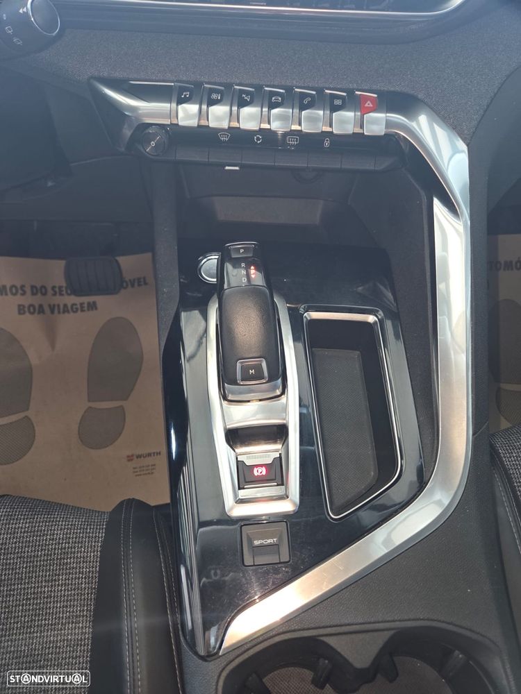 Peugeot 5008 PureTech 130 EAT8 Stop & Start Allure Pack - 16