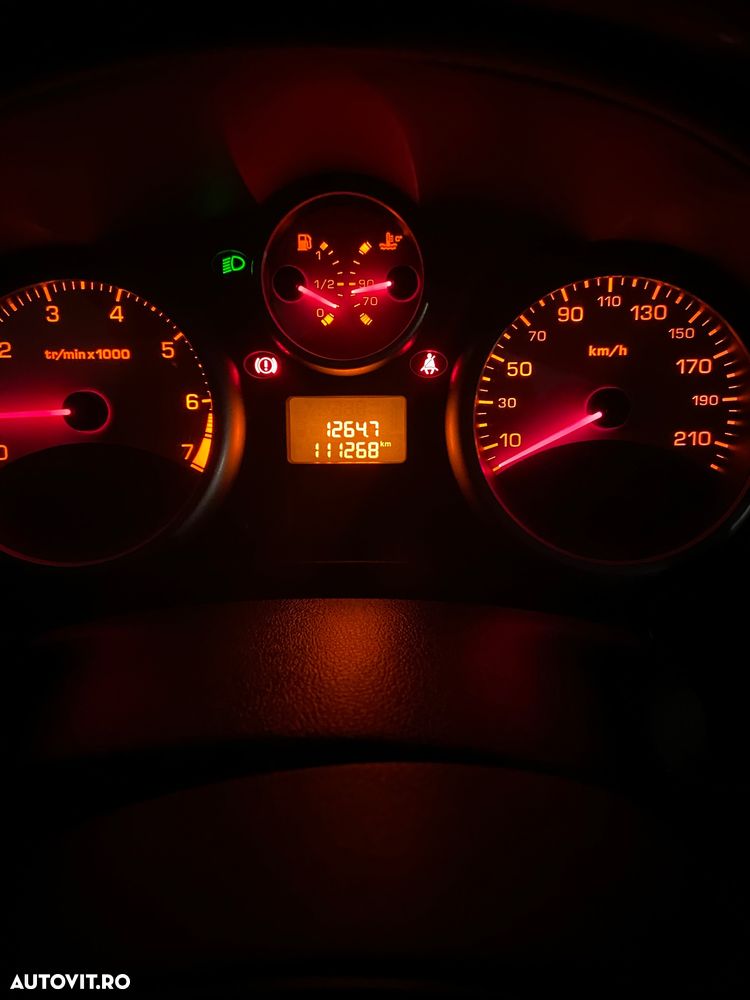 Peugeot 207 1.4E Urban - 11