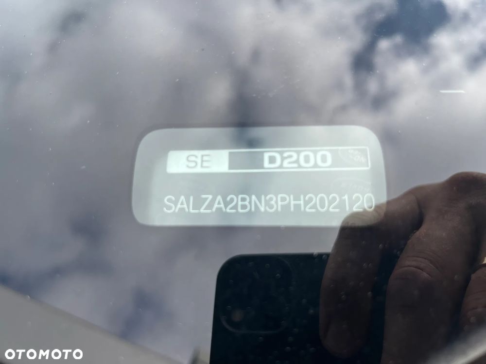 Land Rover Range Rover Evoque 2.0 D200 mHEV R-Dynamic SE - 17