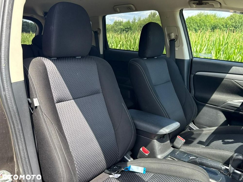 Mitsubishi Outlander 2.0 Intense Comfort 4WD CVT - 22