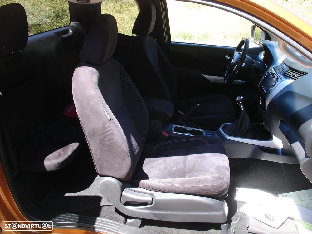 Nissan navara np300  3lug. - 7