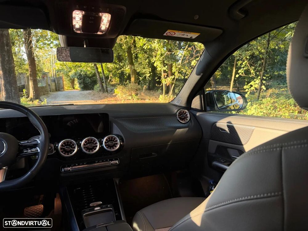 Mercedes-Benz EQA 300 4Matic AMG Line - 11
