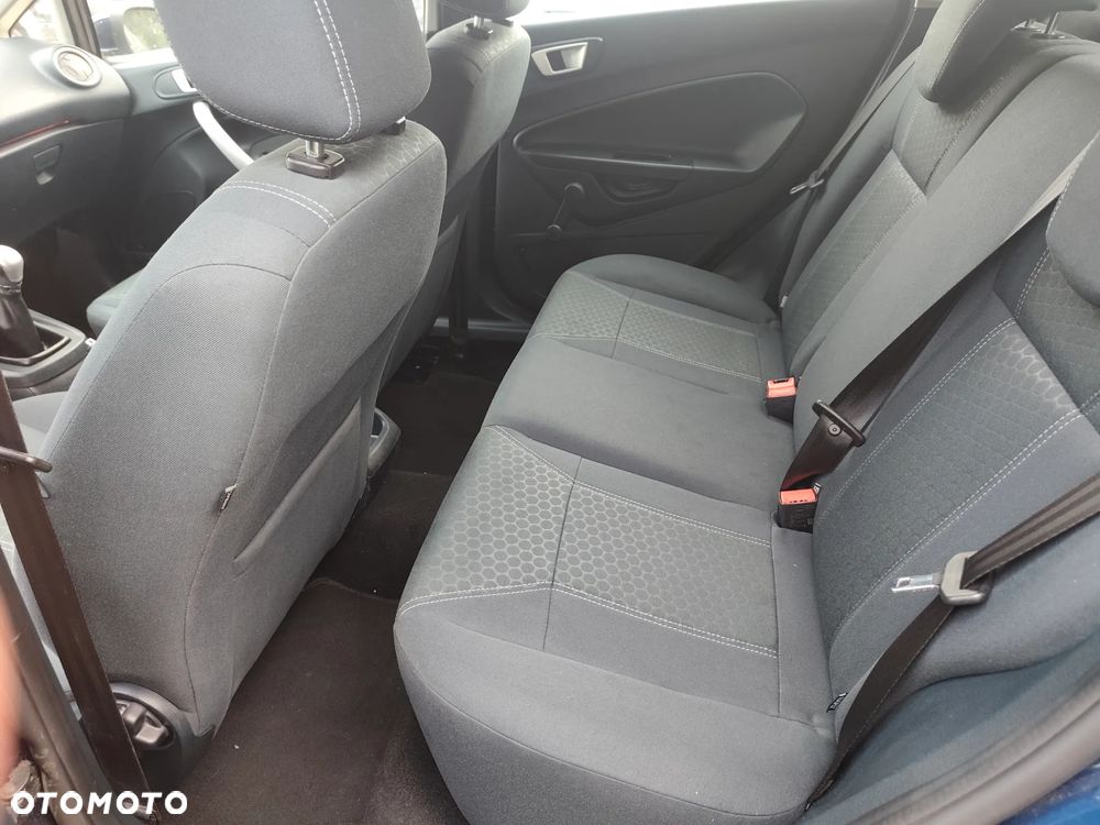 Ford Fiesta 1.6 TDCi DPF Titanium - 13