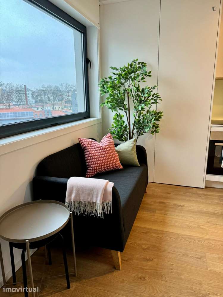 Quarto - localizado em Paranhos Porto - Grande imagem: 4/9