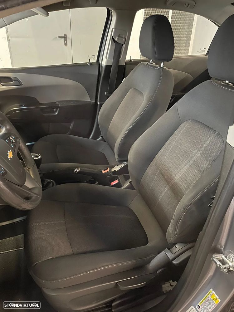 Chevrolet Aveo 1.2 LT - 13