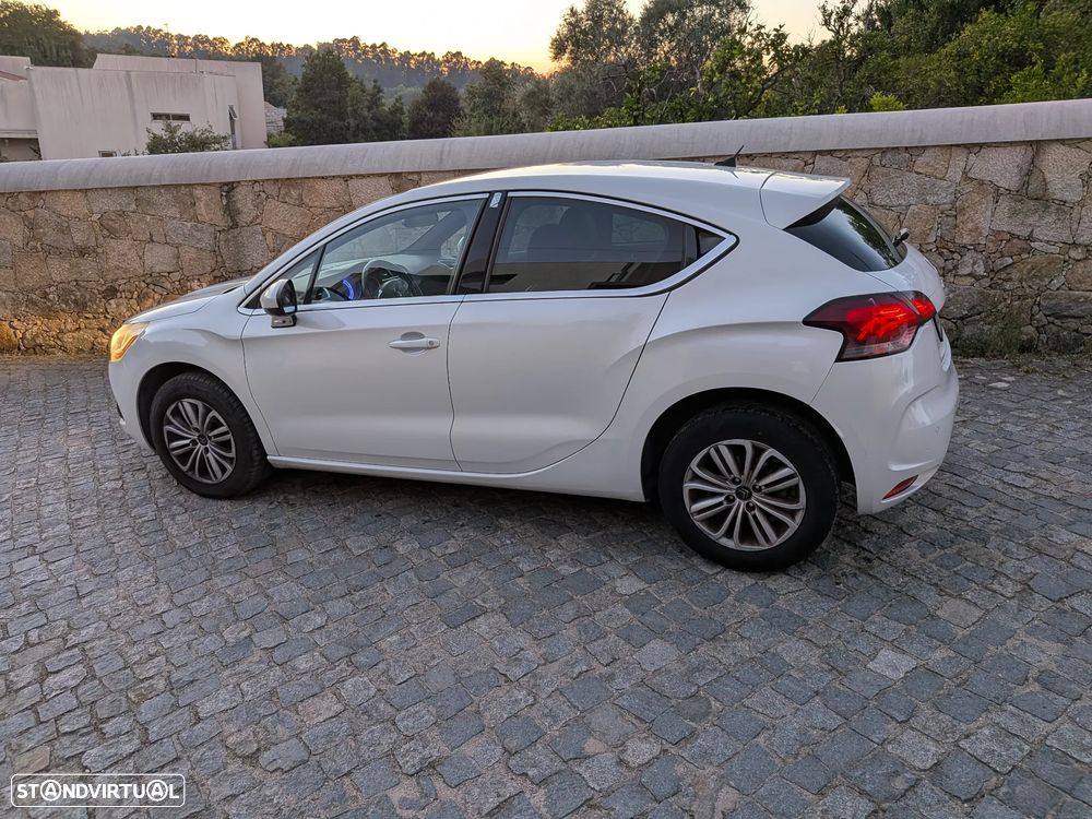 Citroën DS4 1.6 e-HDi So Chic - 1