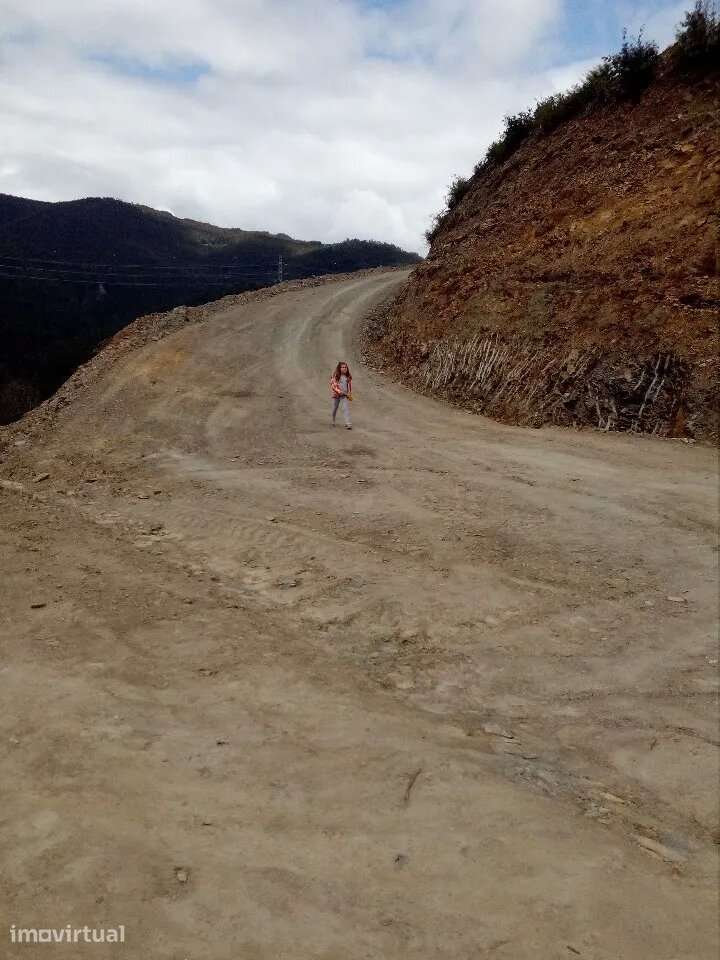 Terreno em Espiunca, Arouca, ideal para investimento turístico - Grande imagem: 3/11