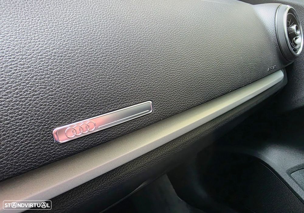 Audi A3 Sportback 2.0 TDI Design - 46