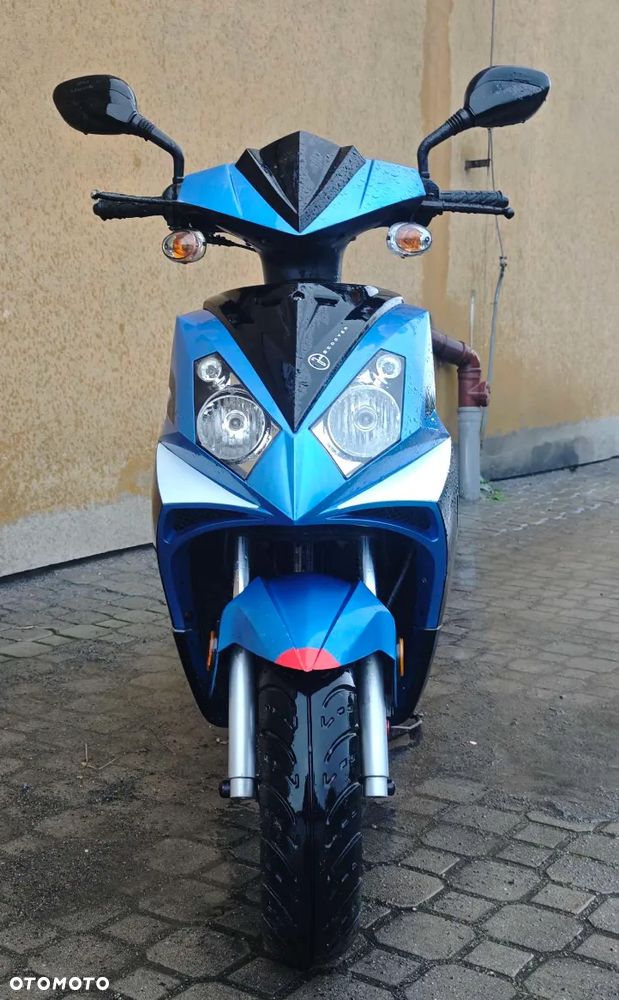 Junak Inny - 2