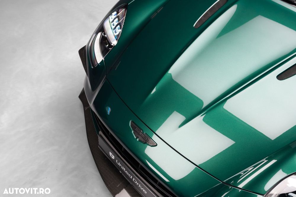 Aston Martin V8 Vantage - 8