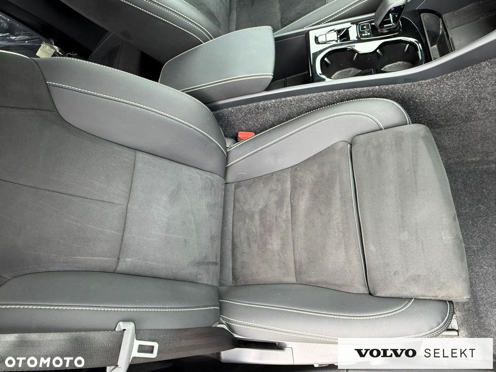 Volvo XC 40 - 25