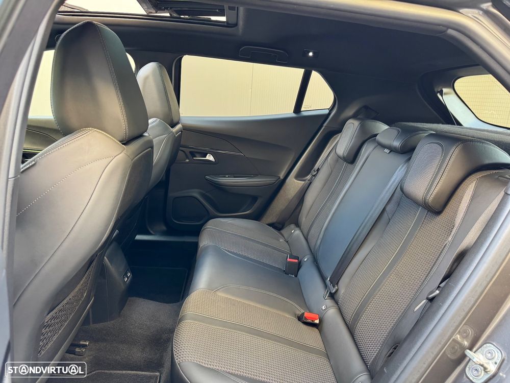Peugeot 2008 PureTech 130 GT Pack - 26