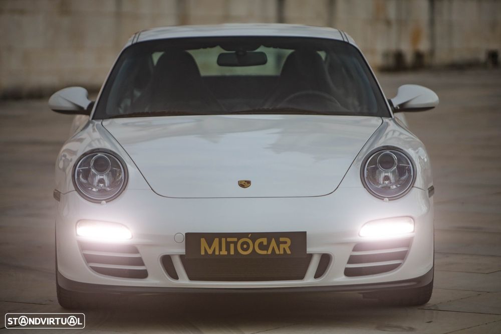 Porsche 911 (997) Carrera GTS PDK - 37