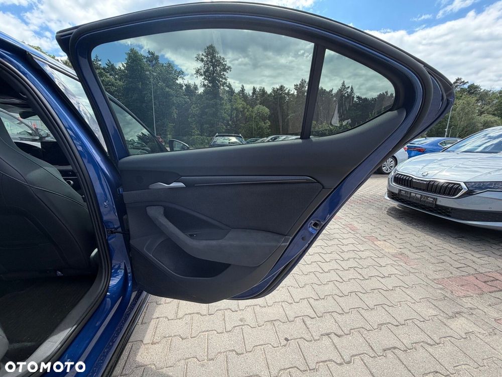 Skoda Superb 2.0 TDI SCR 4x4 Sportline DSG - 18