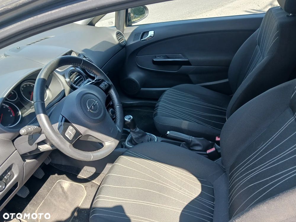 Opel Corsa 1.2 16V Cosmo - 5