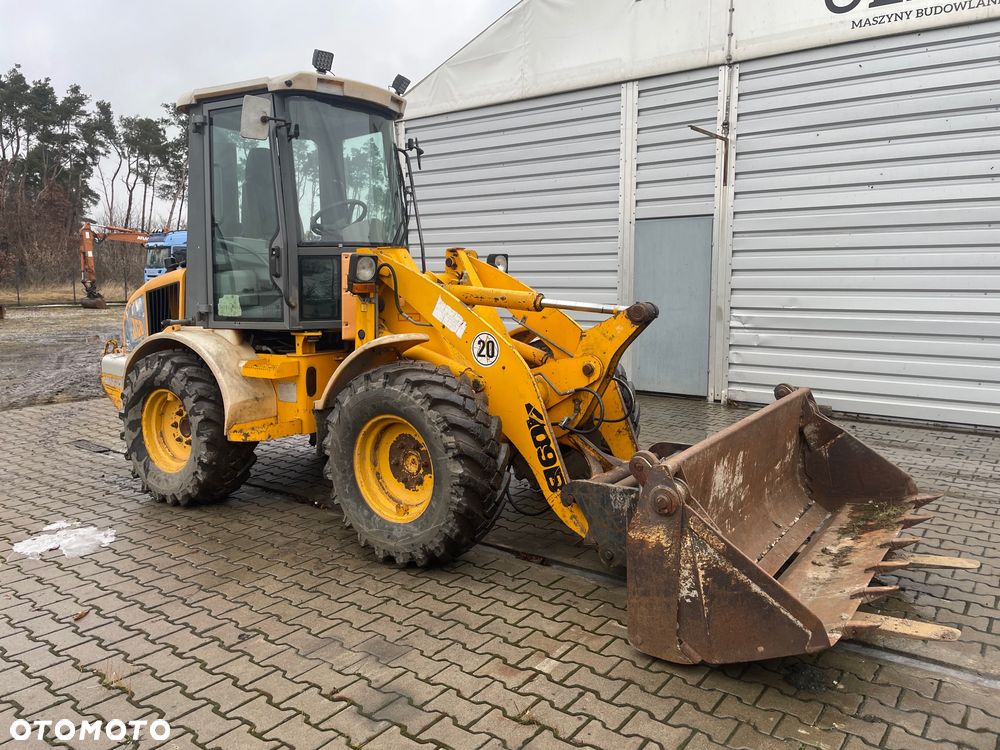 JCB 409B