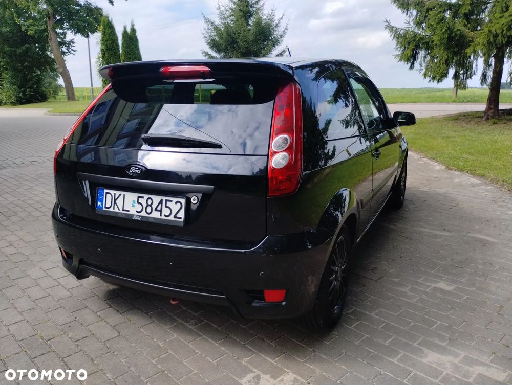 Ford Fiesta 1.4 Ghia - 9