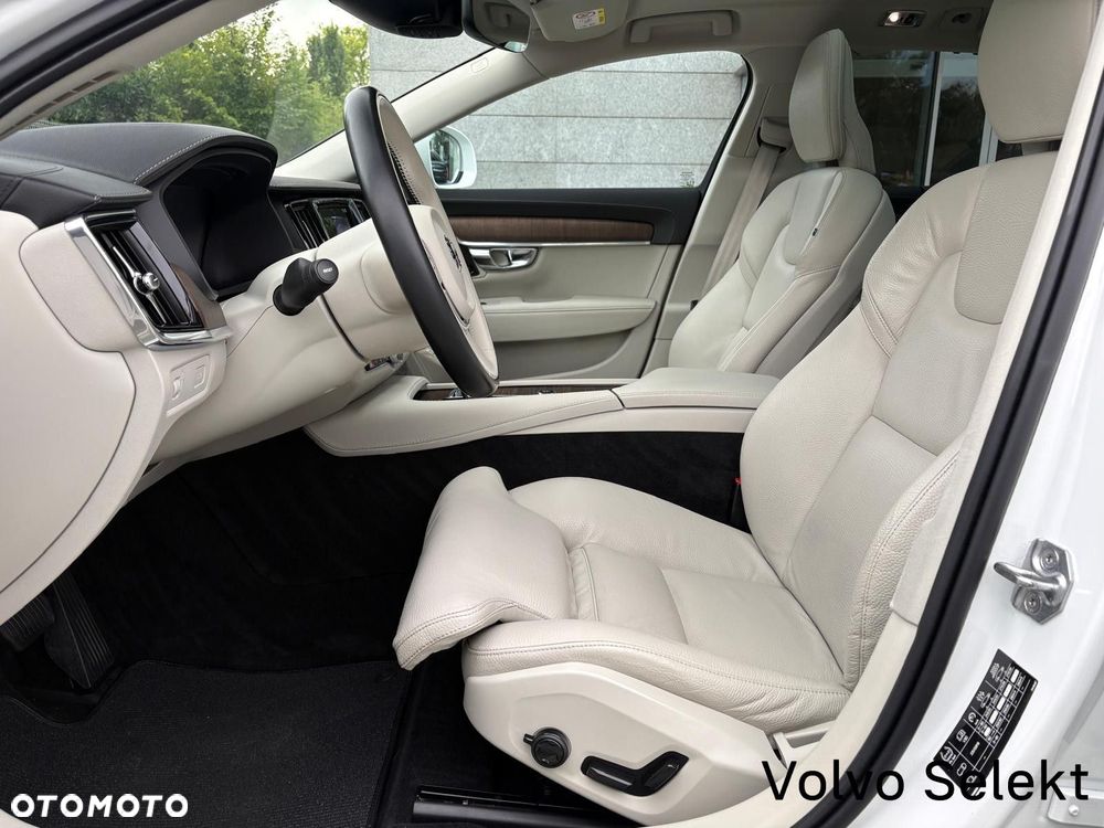 Volvo V90 Cross Country - 12