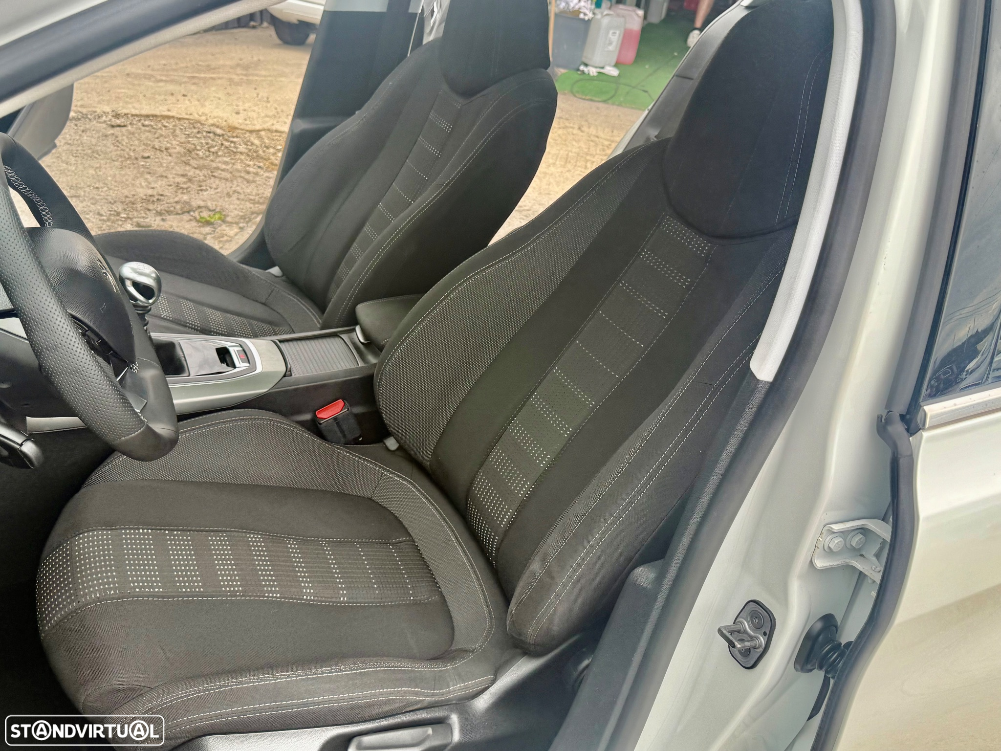 Peugeot 308 1.6 BlueHDi Allure J17 - 16