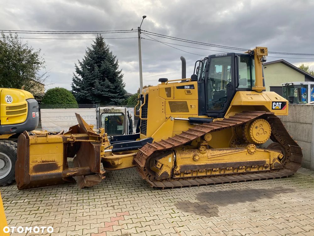 Caterpillar CAT D6N LGP, 2016 ROK, 7800 MTH, Z NIEMIEC, PIĘKNY STAN - 3
