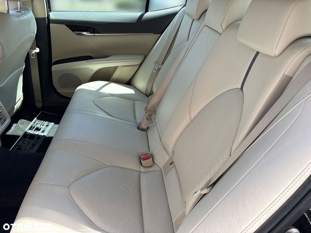 Toyota Camry 2.5 Hybrid Executive CVT - 16
