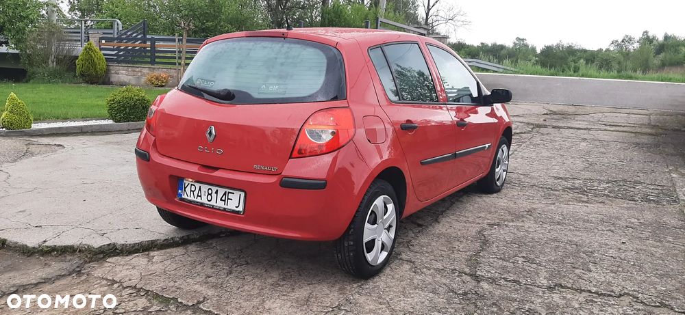 Renault Clio - 8