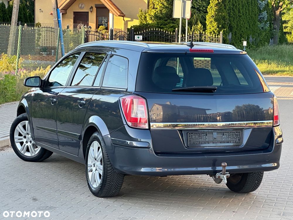 Opel Astra 1.6 Automatik Design Edition - 18
