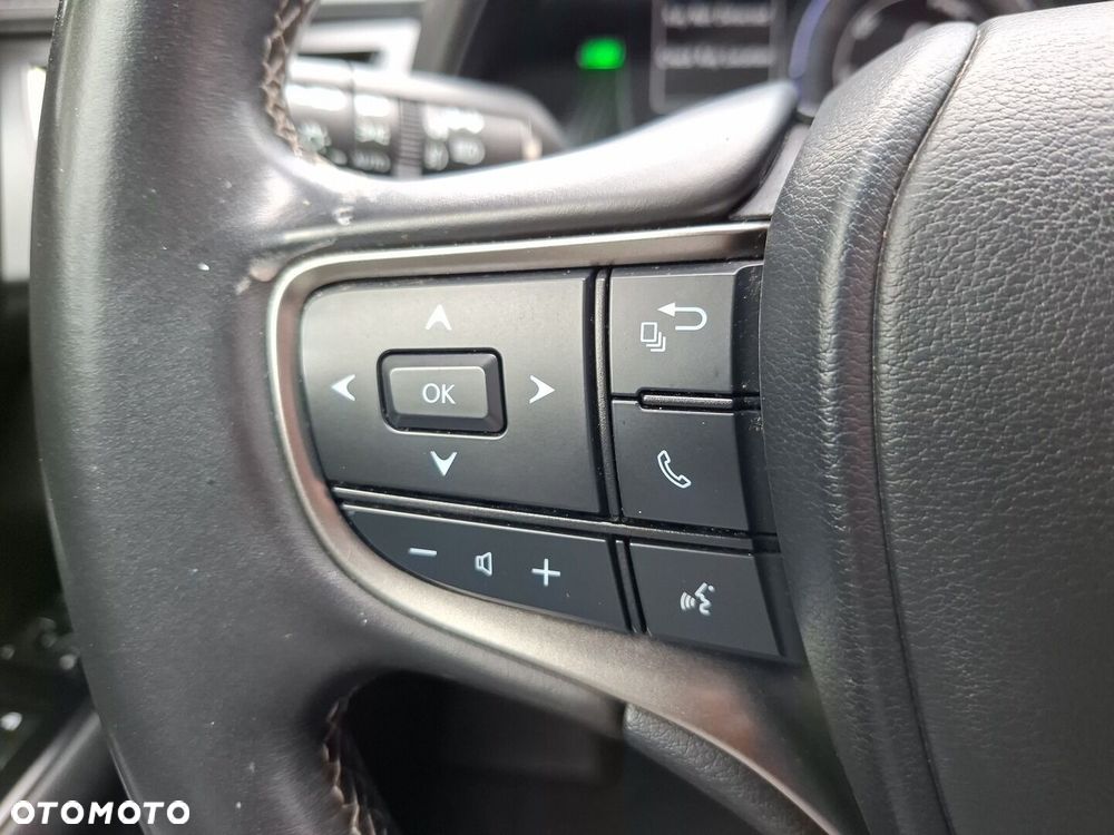 Lexus UX - 32