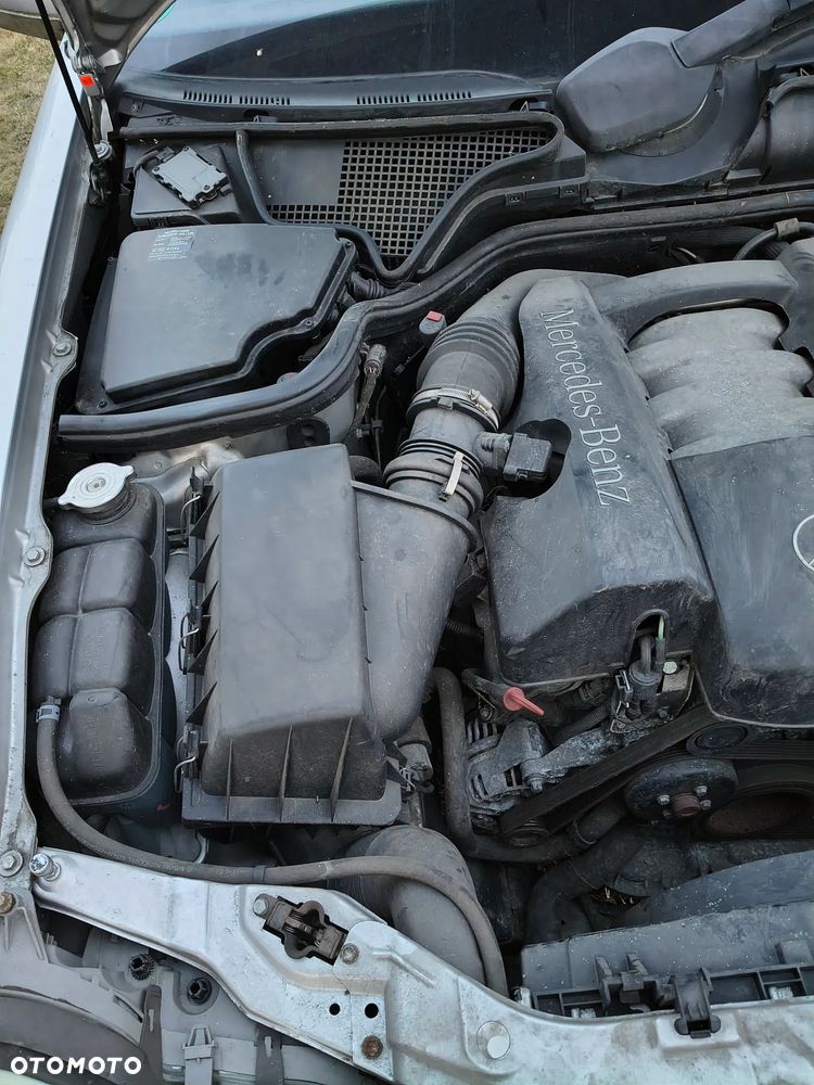 Mercedes-Benz Klasa E 280 4 Matic Elegance - 26