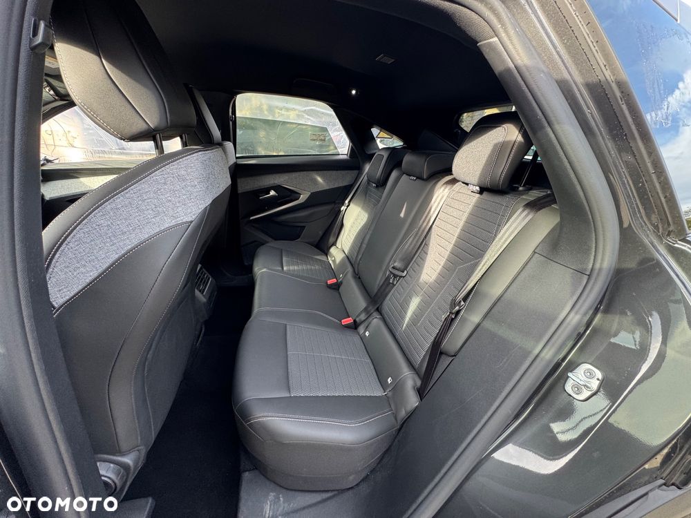 Peugeot 3008 1.2 PureTech mHEV Allure Pack S&S e-DCS6 - 7