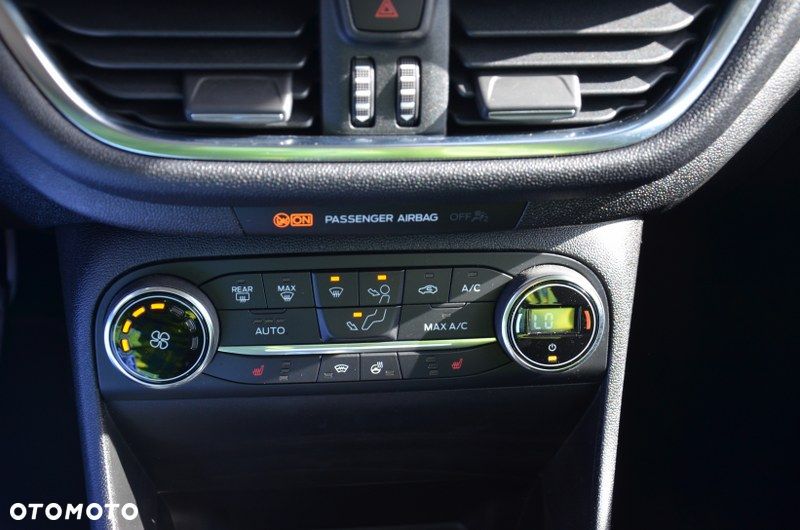 Ford Fiesta 1.0 EcoBoost S&S TITANIUM - 13