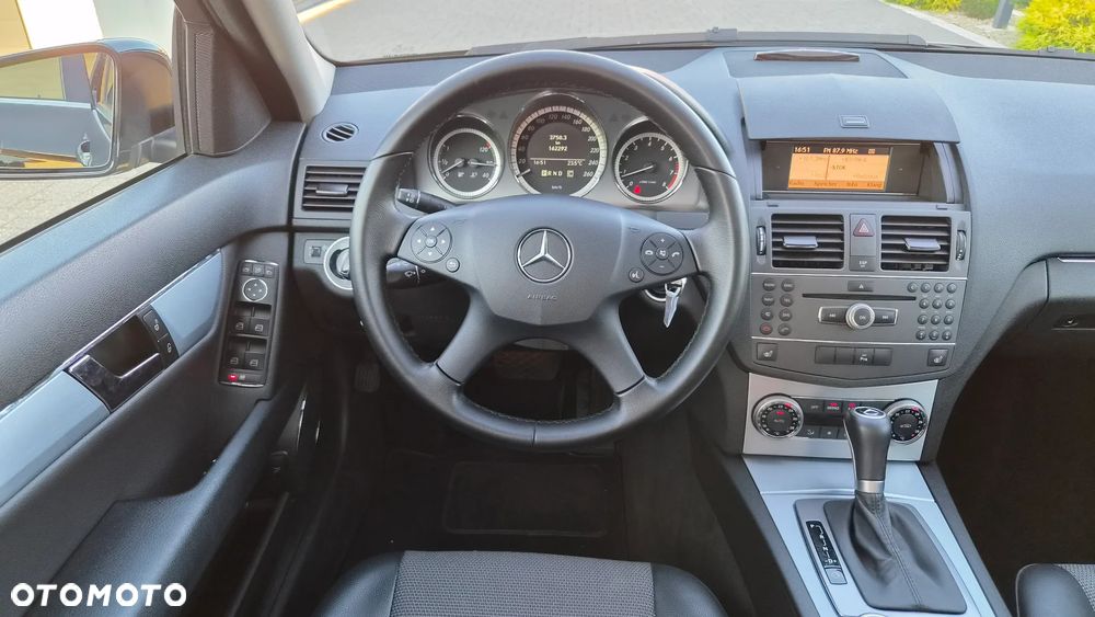 Mercedes-Benz Klasa C 180 CGI Automatik BlueEFFICIENCY Avantgarde - 10