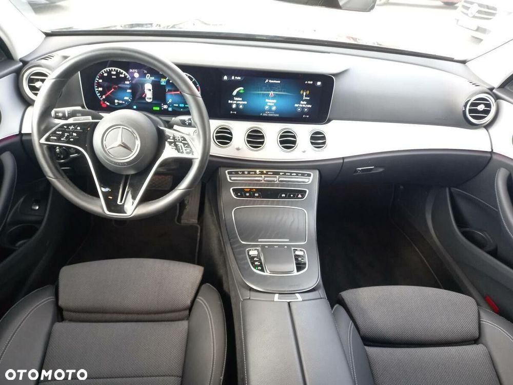 Mercedes-Benz Klasa E - 16