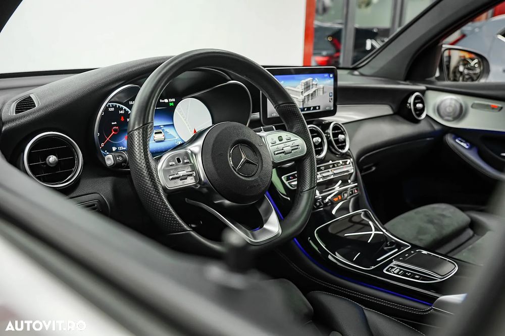 Mercedes-Benz GLC Coupe 300 e 4Matic 9G-TRONIC AMG Line Plus - 16