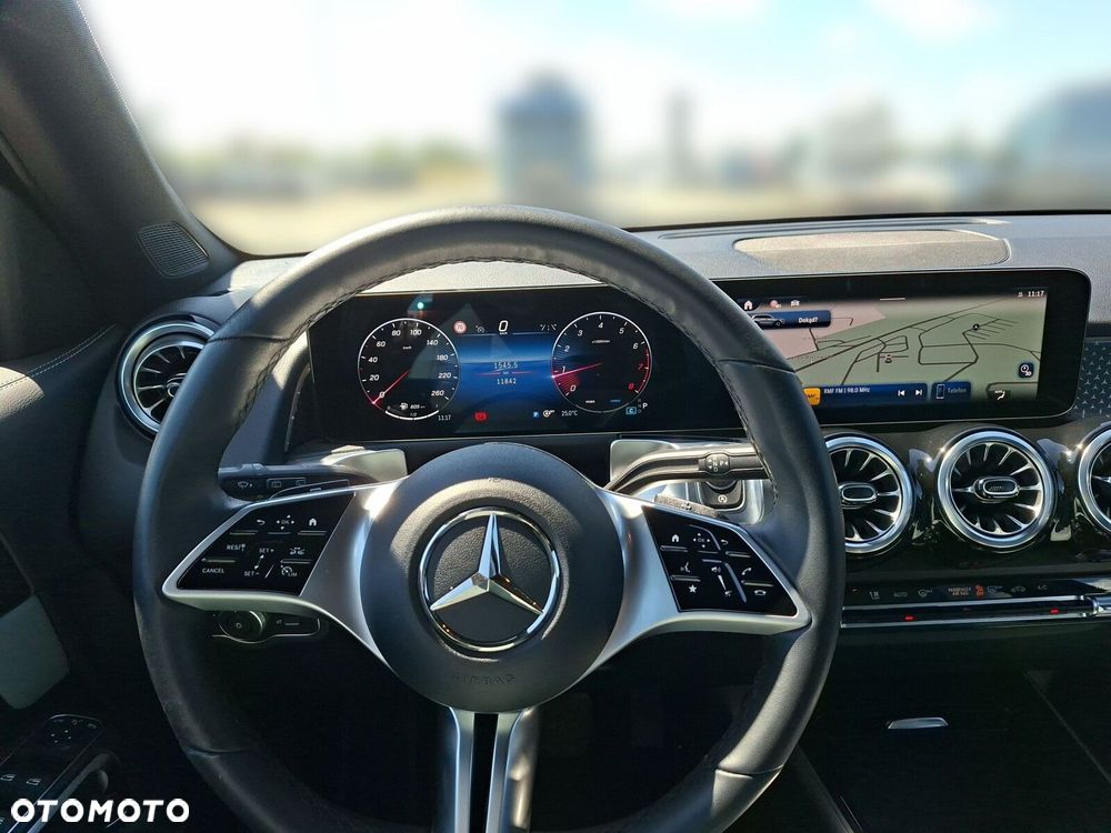 Mercedes-Benz GLB 200 Progressive 7G-DCT - 11