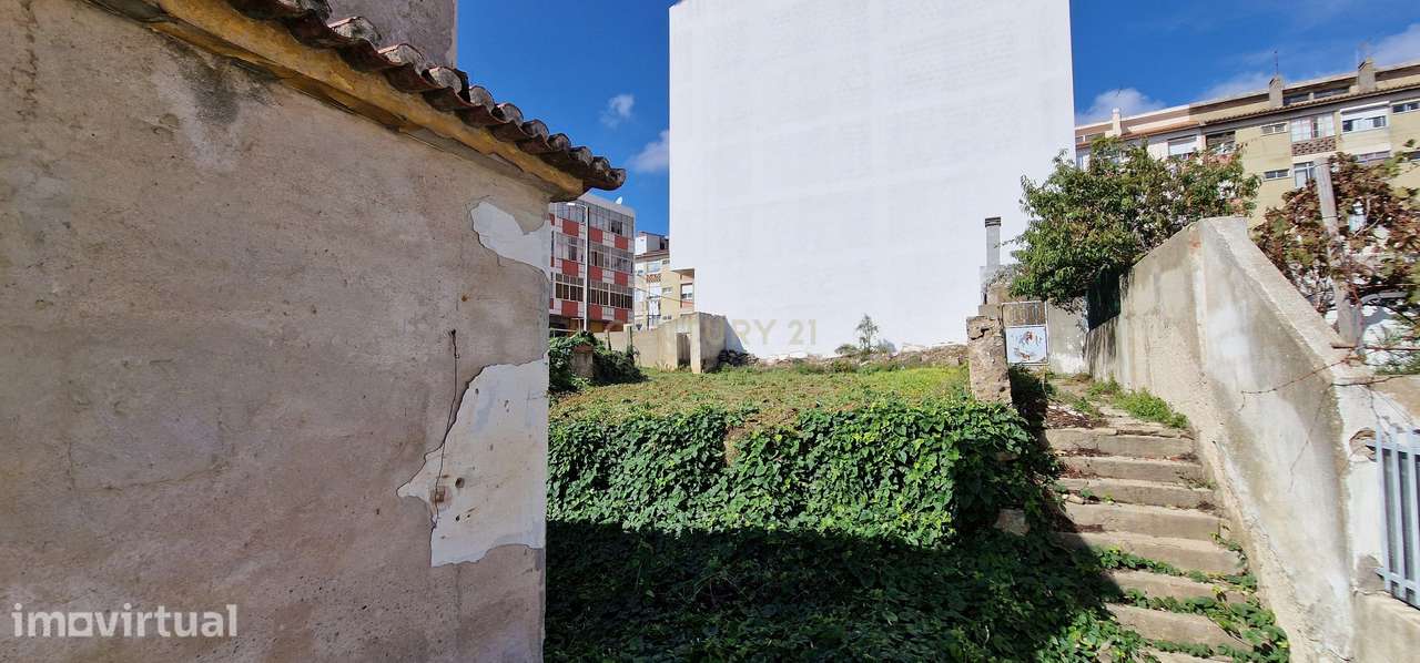 Casa em Ruínas com Potencial em Cacém, Sintra - Grande imagem: 5/6