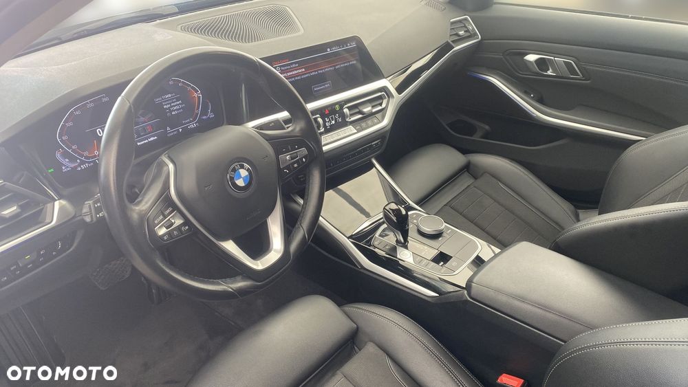 BMW Seria 3 318d Sport Line - 10
