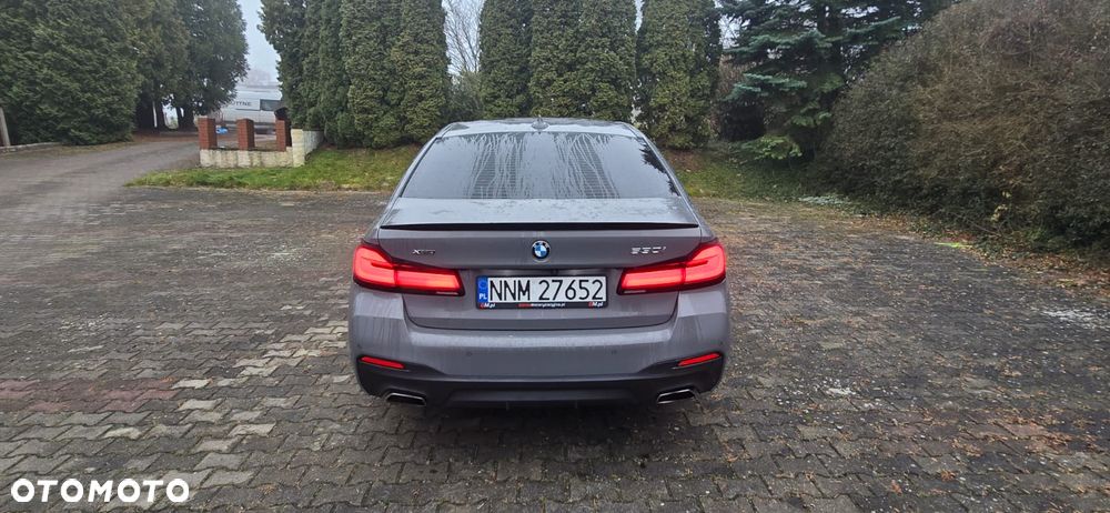 BMW Seria 5 530i xDrive M Sport Edition - 15