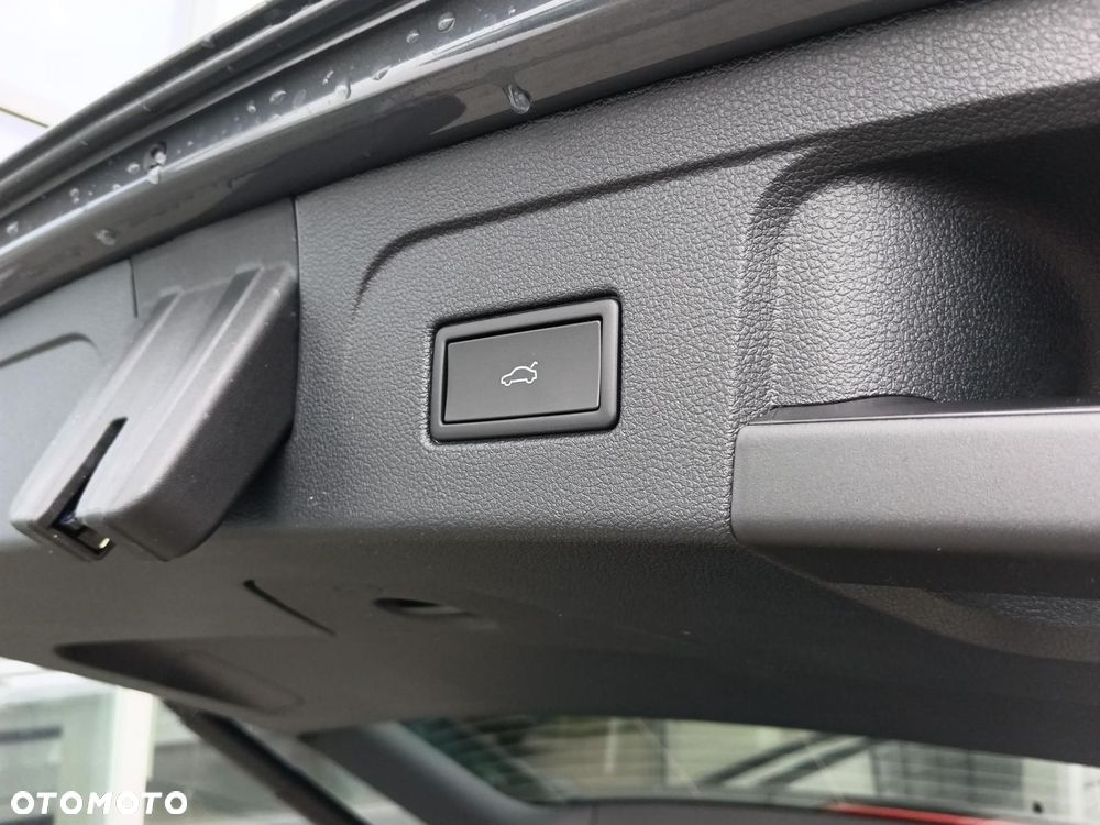 Volkswagen Touran - 28