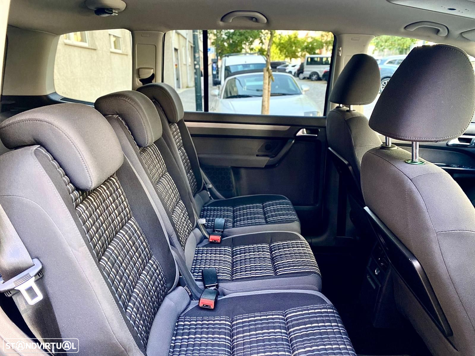 VW Touran 1.4 TSI EcoFuel DSG Comfortline - 32