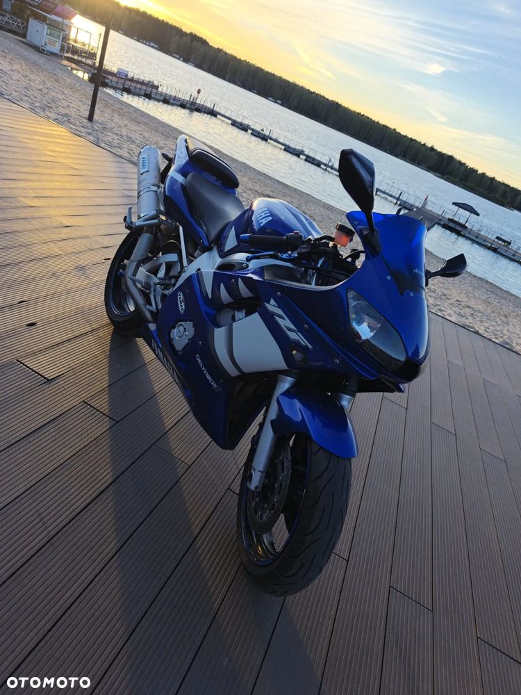 Yamaha R6 - 3