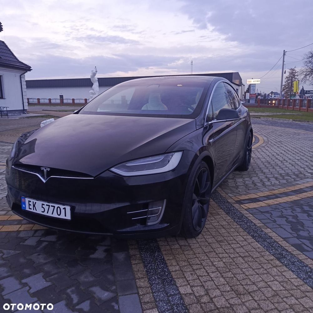 Tesla Model X - 2
