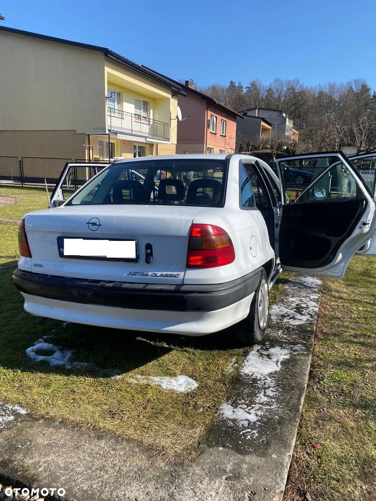 Opel Astra 1.6 16v Family - 5